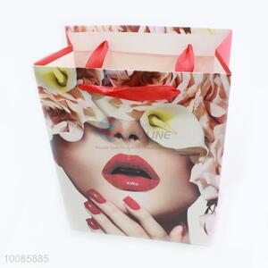 Sexy Lady White Cardboard Paper Handbag/Gift Bag From China