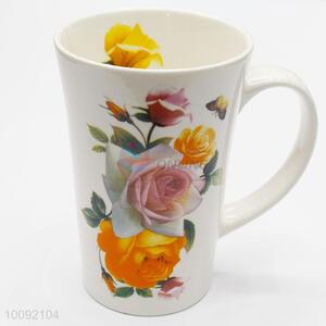 Red and white simple popular ceramic cup