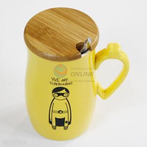 Cheap yellow lovely ceramic cups with lid/spoon