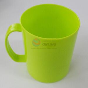 Eco friendly shapely welcomed plastic cup