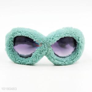 Fashion design green short plush sunglasses