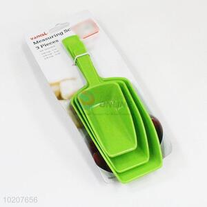 Hot sale 3 pieces plastic green  measuring scoop