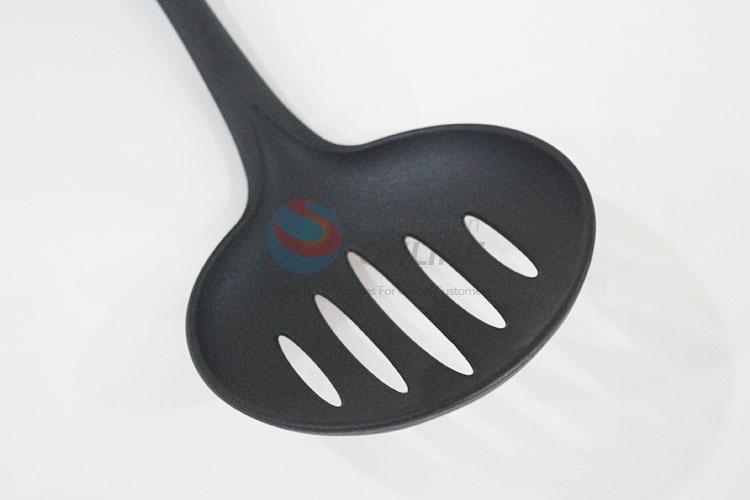 Promotional kitchen black plastic leakage ladle