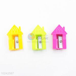 Pretty Cute House Shape Plastic Pencil Sharpener