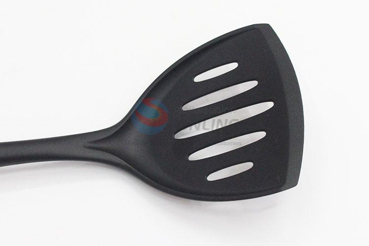 Top quality low price fashion black leakage shovel