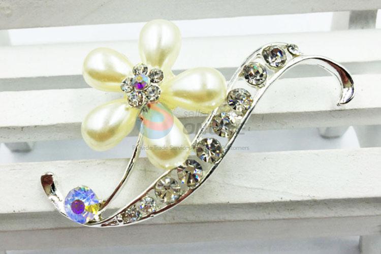 Pretty Cute Rhinestone Brooch for Wedding Invitations