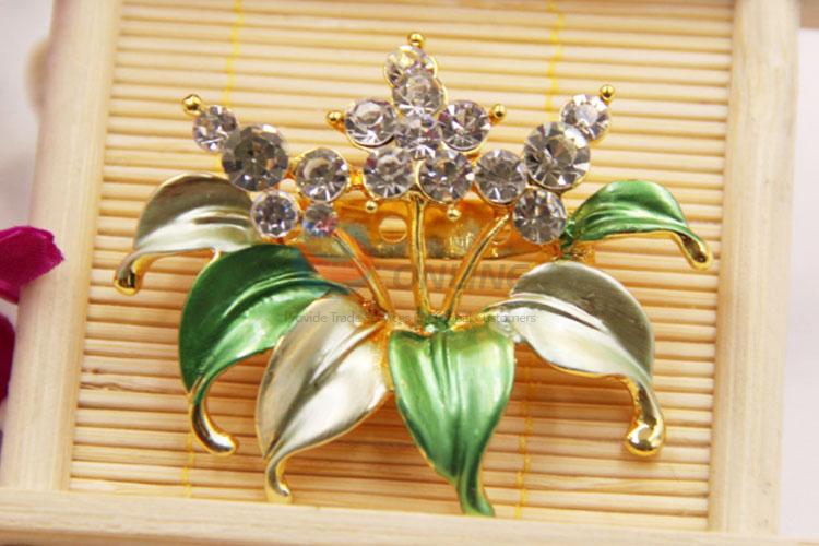 China Factory Alloy Brooch Women Jewelry Breastpin