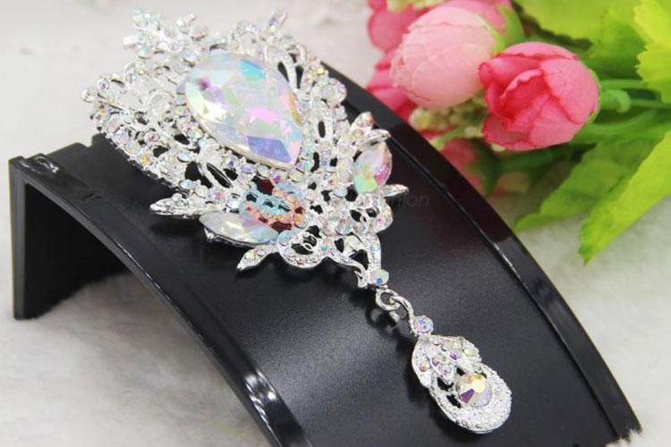 Factory Direct Elegant Decorated Crystal Rhinestone Brooch