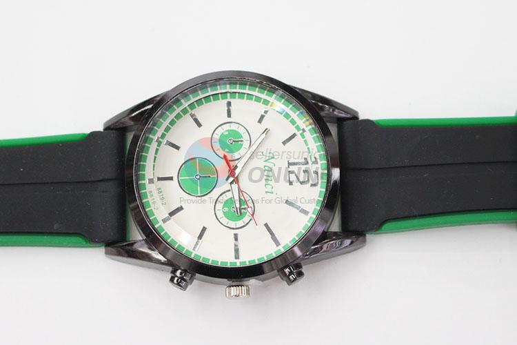 Wholesale Low Price Mens Watch with Silicone Strap