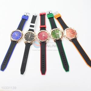 Wholesale China Supply Mens Watch with Silicone Strap