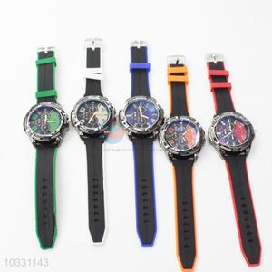 New Design Simple Mens Watch with Silicone Strap