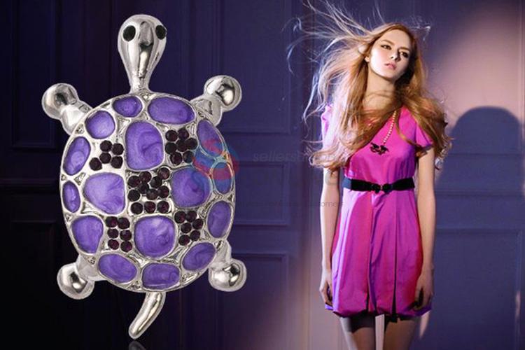 Low price new arrival tortoise brooch