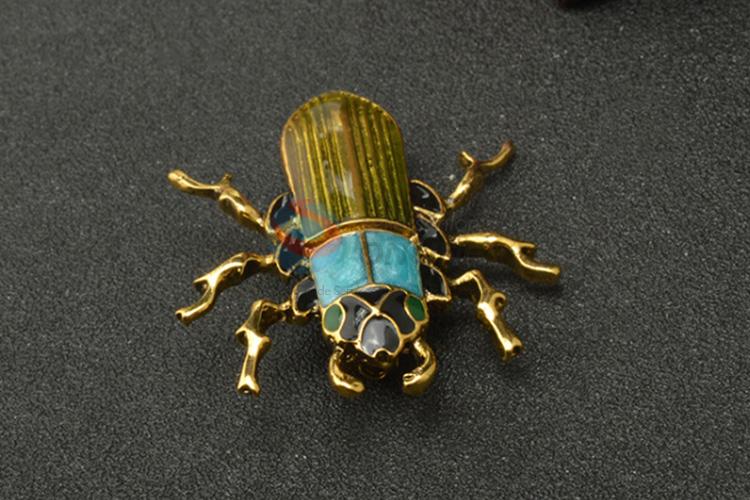 China wholesale promotional clinocoris brooch