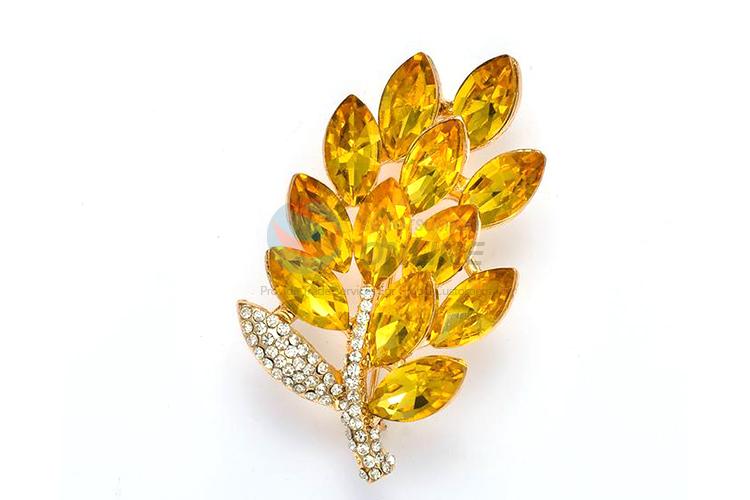 China maker cheap leaf shaped brooch