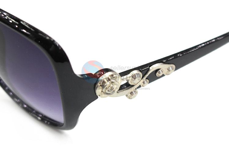 Simple Design Sun Glasses Fashion Sunglasses