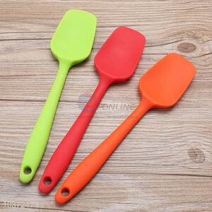 Wholesale low price best fashion green/red/orange silicone scraper