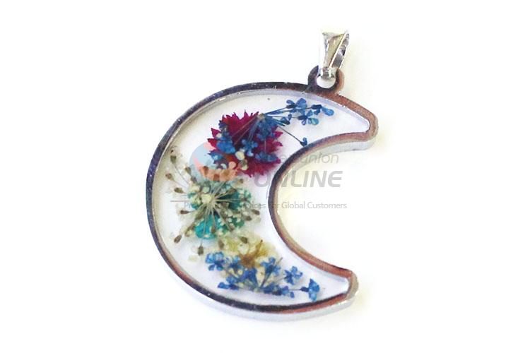 Popular Moon Shape Zinc Alloy Real Flower Pendant