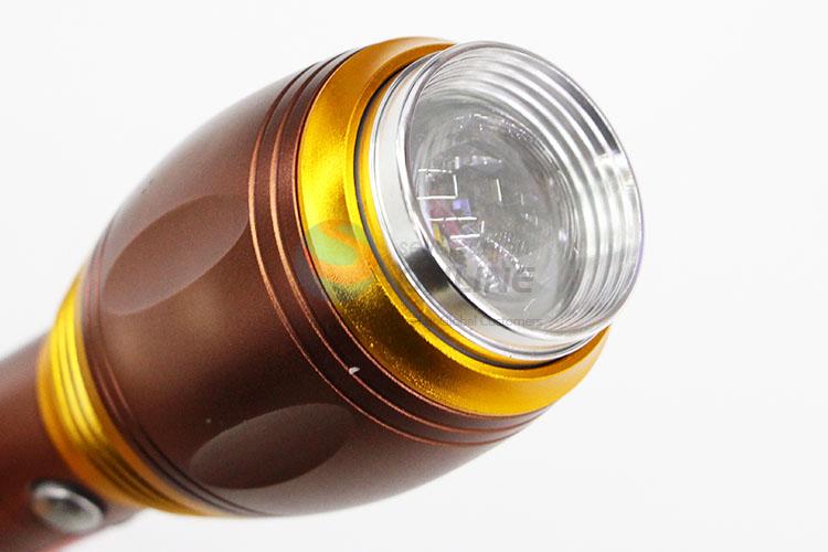 New Arrival Wholesale Outdoor Flashlight with XPE Lamp Bulb