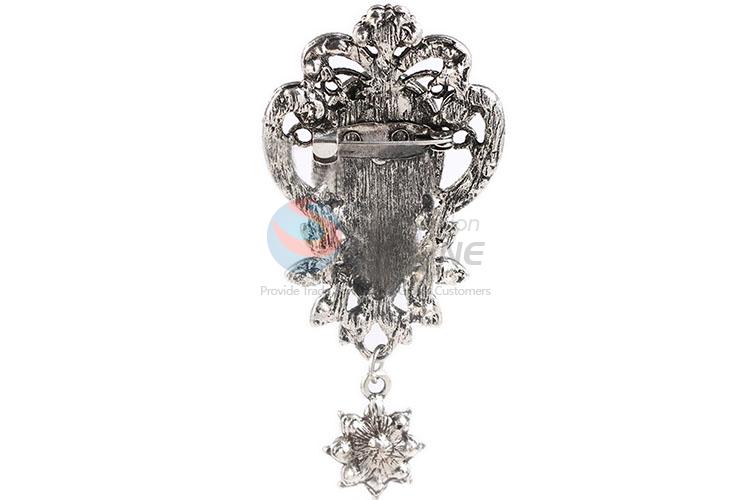 Cheap high quality pretty alloy brooch