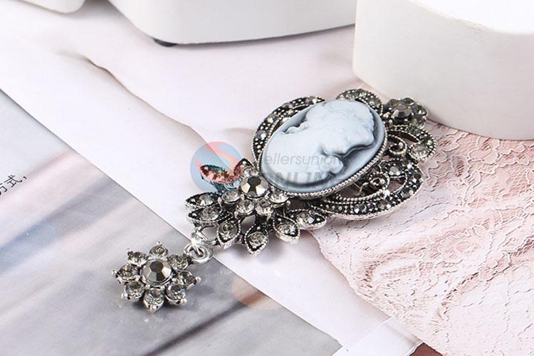 Cheap high quality pretty alloy brooch