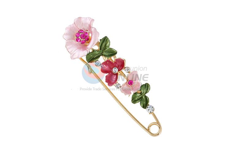 Cheap wholesale safe pin shape alloy flower brooch