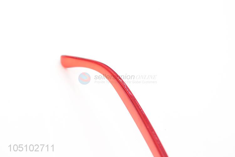 China Factory Outdoor Red Sun Glasses Holiday Sunglasses