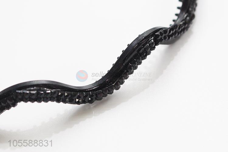 Excellent Quality Woman Black Wavy Shape Hair Clasp