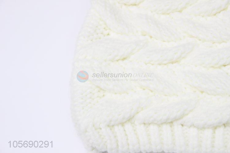 Factory Sales White Winter Warm Knitting Hat with Ball