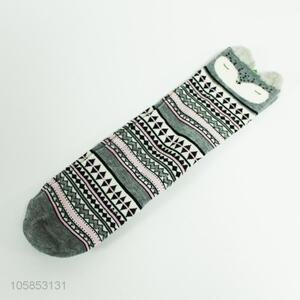 China wholesaler autumn women polyester socks