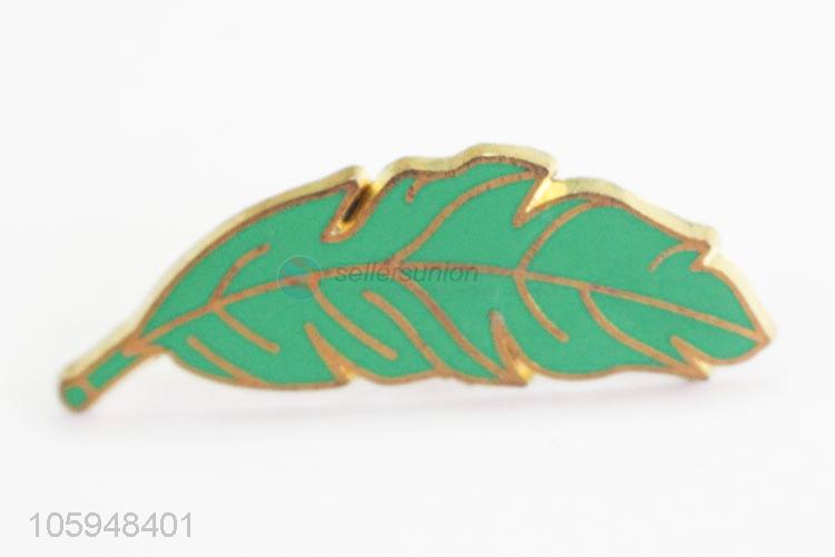 Cheap Price Leaf Shape Alloy Brooch