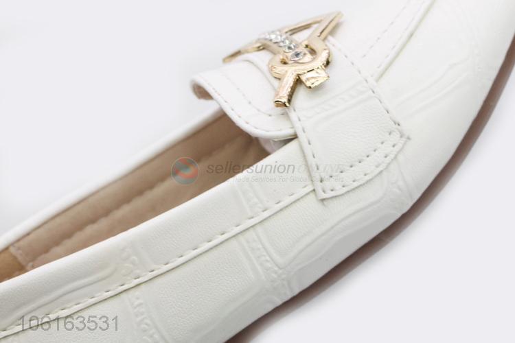 The Fashion Design White Color Child Soft Comfortable Peas Shoes