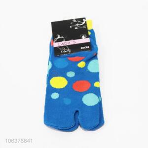 Wholesale women comfortable colorful dots pattern tow toes socks