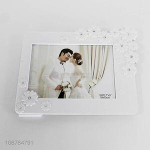 China supplier white plastic photo frame with flower border