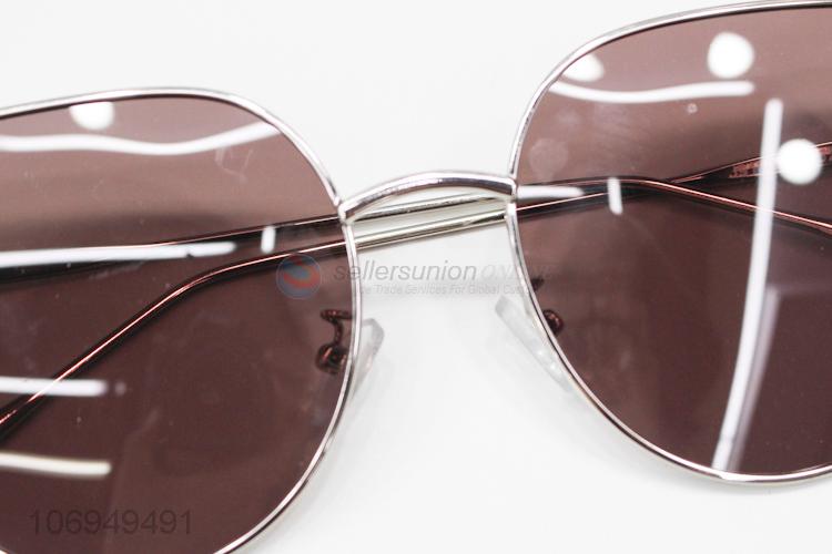 China OEM light custom logo sunglasses fashion eyewear