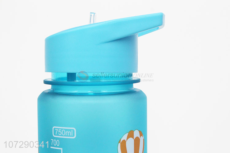 Popular products colorful large capacity plastic water bottle with straw