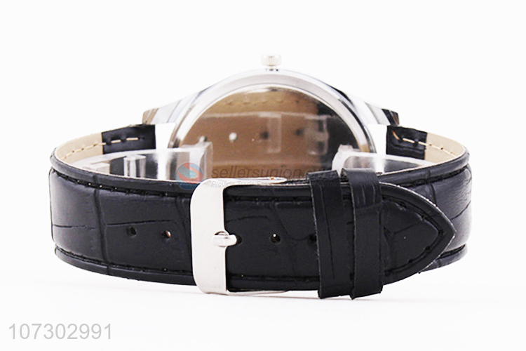 New Arrival Round Dial PU Watchband Watch For Man