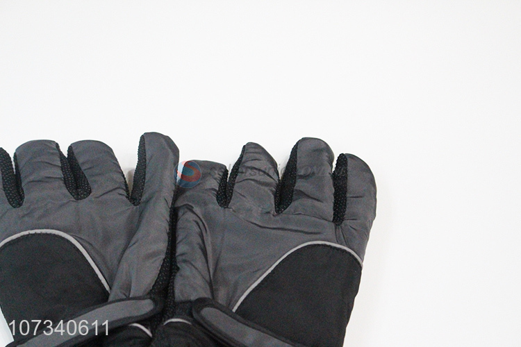 Latest style men winter outdoor thickened windproof gloves