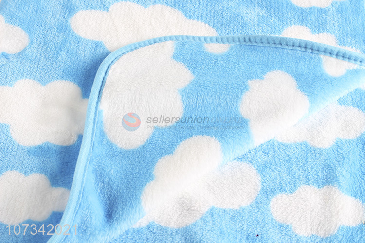 Factory Sell White Clouds Pattern Warm Soft Cozy Flannel Blanket