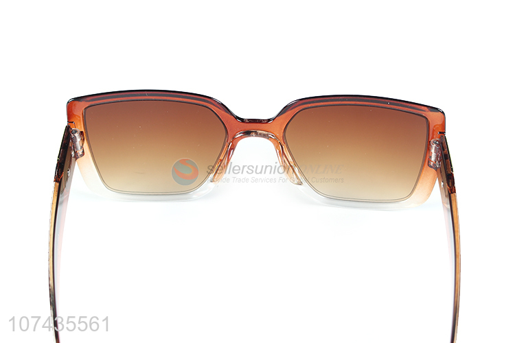 Hot products plastic frame uv 400 sunglasses ladies sunglasses