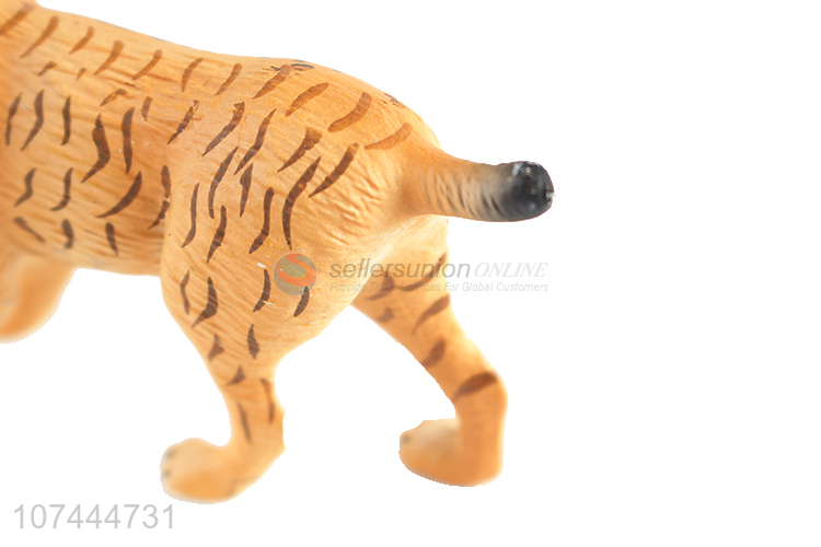 Wholesale cheap solid lynx model toy plastic wild animal toys