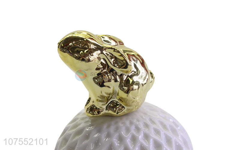 New Product White Ceramic Storage Jar With Gold Frog Decoration Lid