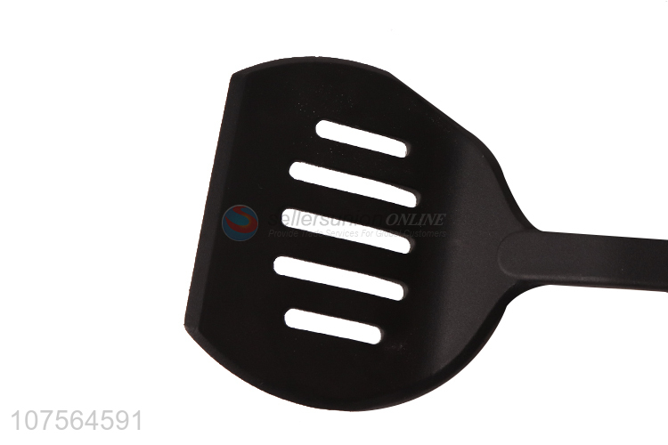 Top Quality Nylon Leakage Shovel With PP Handle