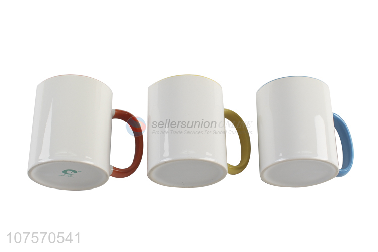 Wholesale 11oz inner color outer white ceramic cup with color handle