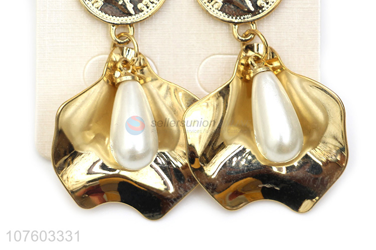 Low price creative coin alloy earrings pearl alloy stud earrings