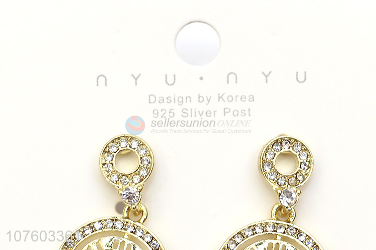 Good quality fashion round hollow earrings with clear rhinestones