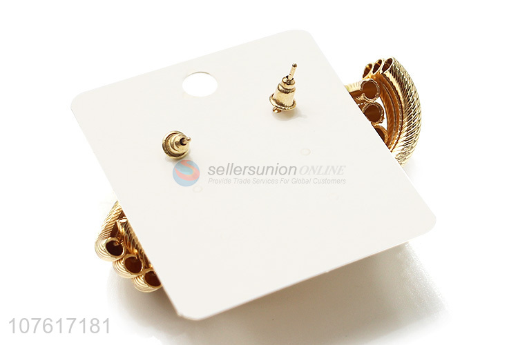 Customized Metal Ear Stud Fashion Stud Earring For Women