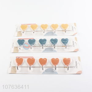 Good sale heart shape plastic adhesive hooks for bathroom and kitchen