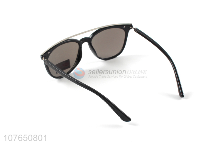 Best Quality Unisex Classic Sunglasses Fashion Eyeglasses