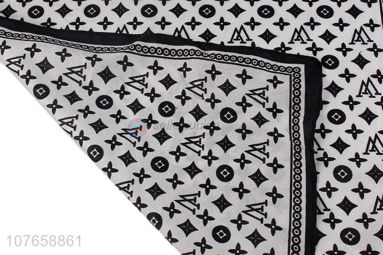 Simple and generous retro symbol black and white decorative bandana square scarf