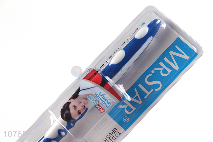 Good quality clean toothbrush with cover travel toothbrush